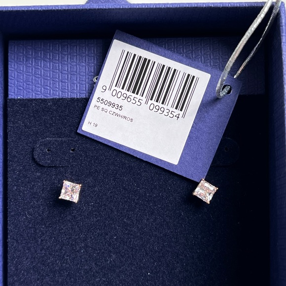 Swarovski Studs - Picture 3 of 3